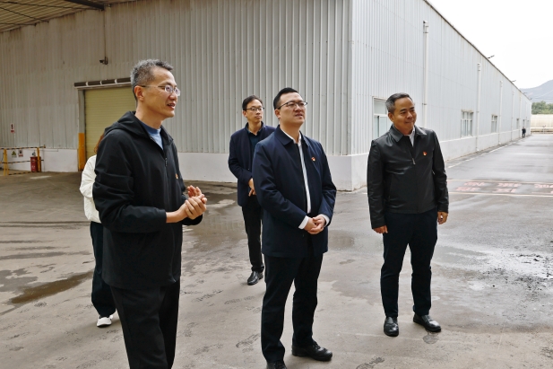 参观车间 (2).jpg